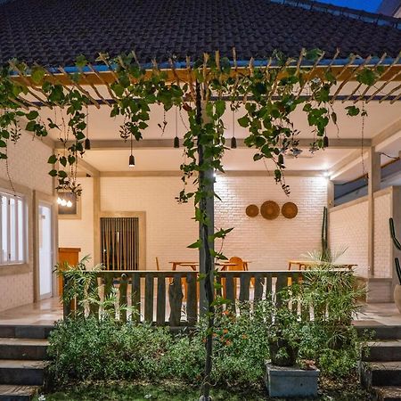 Berawa Dini Guesthouse Canggu Eksteriør billede