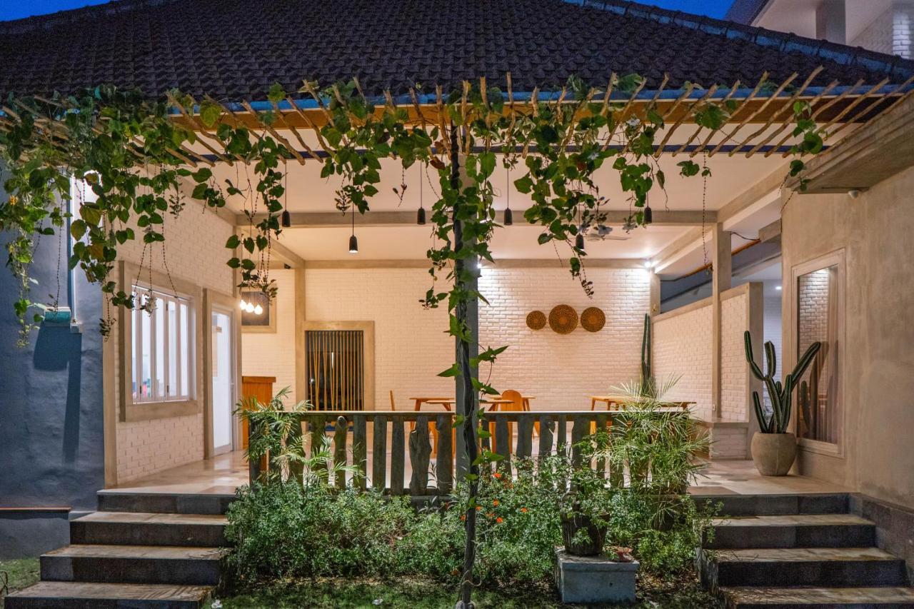 Berawa Dini Guesthouse Canggu Eksteriør billede
