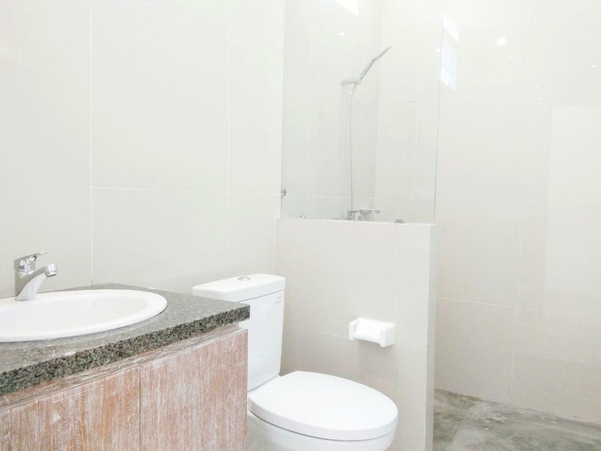 Berawa Dini Guesthouse Canggu Eksteriør billede